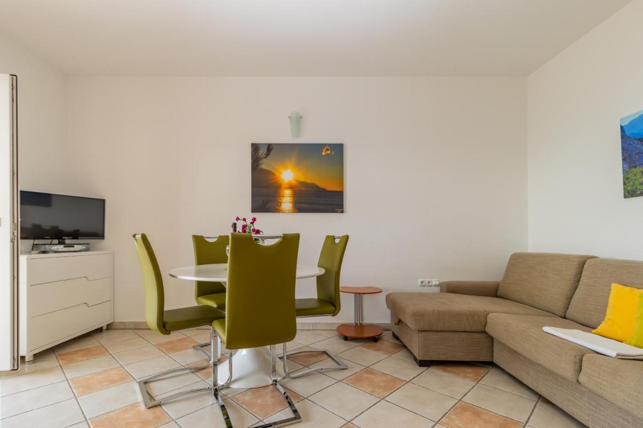 Luxury Apartments Villa Ruzmarina With New Heated Infinity Pool And Lounge Area Marusici  Экстерьер фото